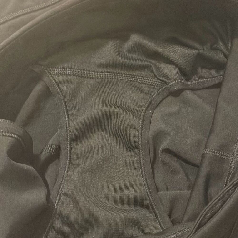 Lululemon speed up shorts women’s size 4 - Picture 3 of 8